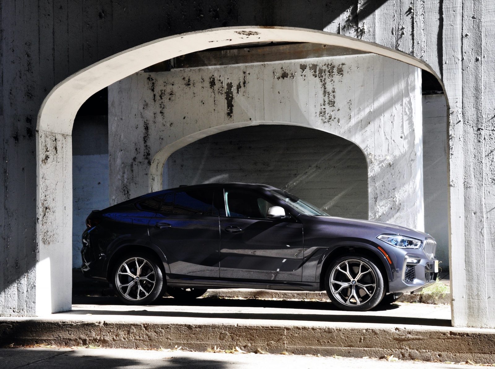 BMW X6 M50i