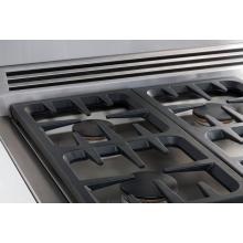 DCS Ranges Continuous Grate Cooktop Detail