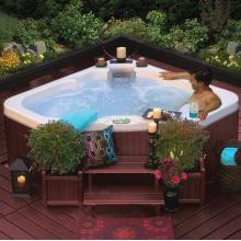 Geo 2 Person Triangle 110V Hot Tub Spa With 21 Jets - Mahogany Base / Snow White Shell