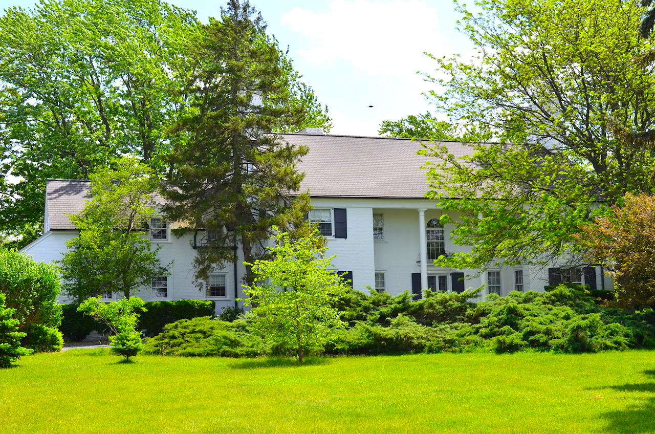 Beautiful 6 bedroom, 5 bath home on 11 acres in Goshen, Indiana