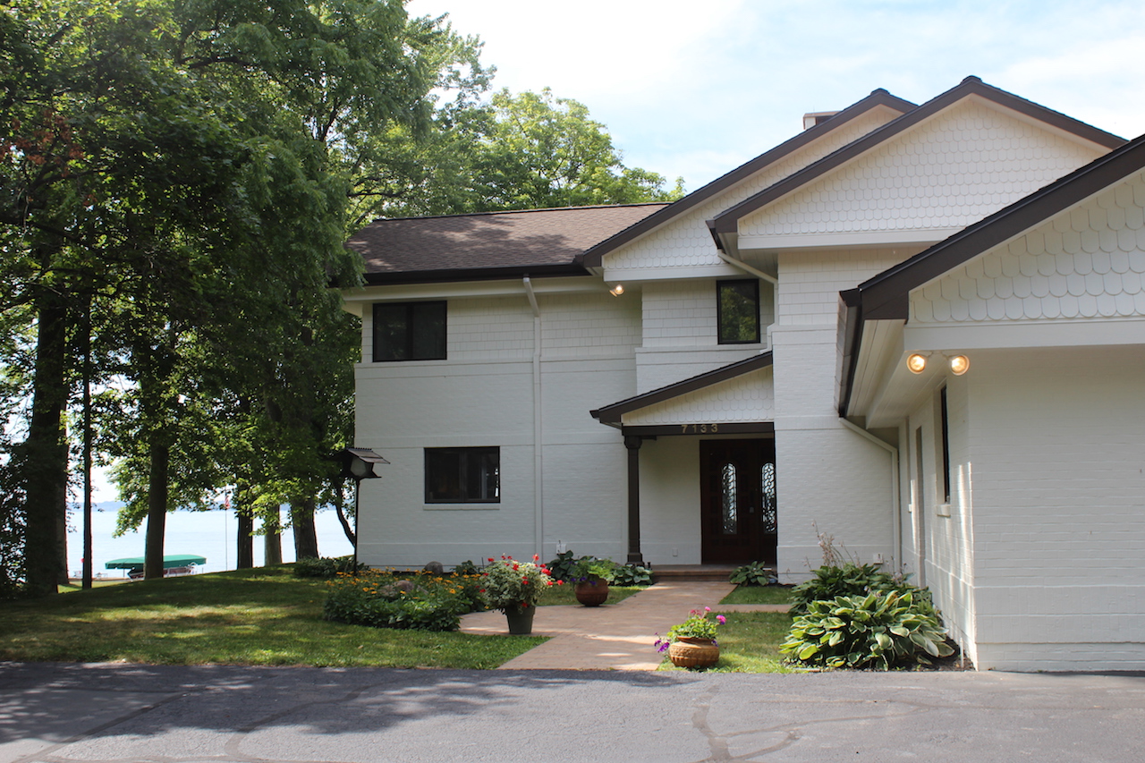 Lakefront Home on Lake Wawasee Scheerer McCulloch Indiana Auctions