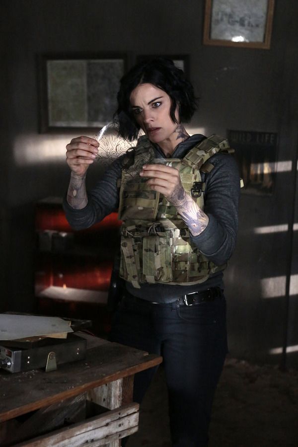 BLINDSPOT Season 1 Episode 7 Photos Sent on Tour SEAT42F