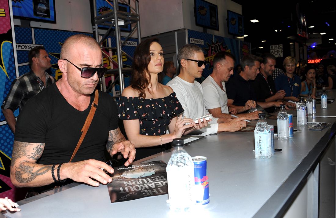 FOX FANFARE AT SAN DIEGO COMIC-CON © 2016: L-R: PRISON BREAK cast members Dominic Purcell, Sarah Wayne Callies, Wentworth Miller and Robert Knepper during the PRISON BREAK booth signing on Sunday, July 24 at the FOX FANFARE AT SAN DIEGO COMIC-CON © 2016. CR: Scott Kirkland/FOX © 2016 FOX BROADCASTING