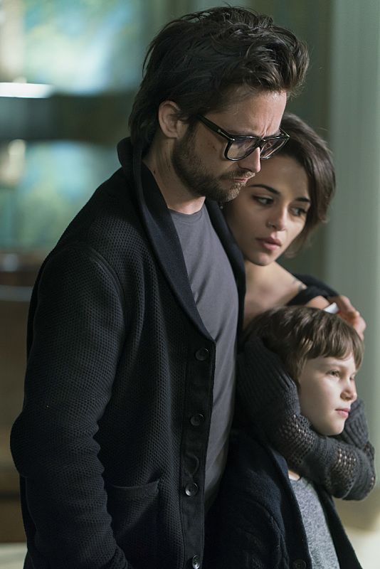 "The Chess Players" - When the Hawthornes are publicly implicated in the SBK case and forced to hole up in the house to avoid media scrutiny, they quickly begin to turn on one another. Also, Garrett lures Christina (Catalina Sandino Moreno) to the woods for a camping trip that takes a dangerous turn, on AMERICAN GOTHIC, Wednesday, July 27 (10:00-11:00 PM, ET/PT), on the CBS Television Network. Pictured: Justin Chatwin (Cam Hawthorne), Stephanie Leonidas (Sophie Hawthorne), Gabriel Bateman (Jack Hawthorne) Photo: Iden Ford/CBS é2016 CBS Broadcasting, Inc. All Rights Reserved.