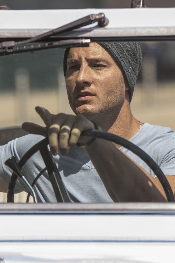 THIS IS US -- "The Big Three" Episode 102 -- Pictured: Justin Hartley as Kevin -- (Photo by: Ron Batzdorff/NBC)