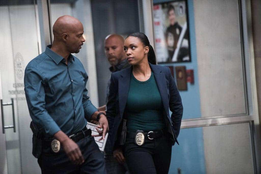 LETHAL WEAPON: Pictured L-R: Damon Wayans and guest star Michelle Mitcherson in the "Ties That Bind" episode of LETHAL WEAPON airing Wednesday, Nov. 2 (8:00-9:00 PM ET/PT) on FOX. ©2016 Fox Broadcasting Co. CR: Eddy Chen/FOX