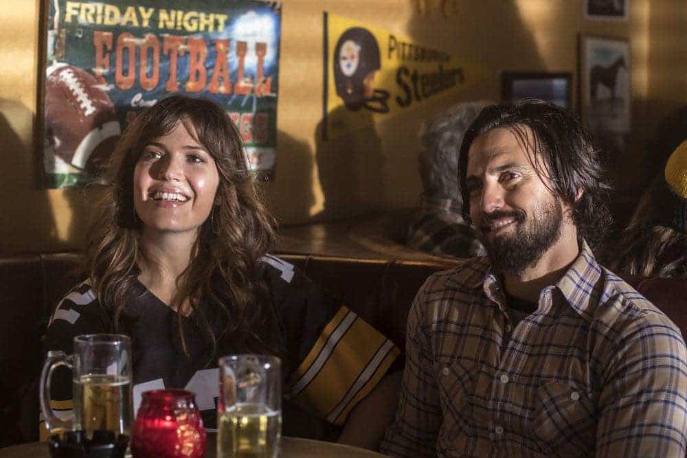 THIS IS US -- "The Game Plan" Episode 105 -- Pictured: (l-r) Mandy Moore as Rebecca, Milo Ventimiglia as Jack -- (Photo by: Ron Batzdorff/NBC)