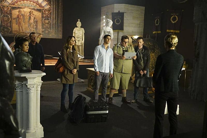 "Plight at the Museum" -- Team Scorpion's simple job at the Los Angeles Natural History Museum turns deadly when they discover thieves robbing a rare gem exhibit in order to get materials needed to enrich a nuclear bomb, on SCORPION, Monday, Oct. 24 (10:00-11:00 PM, ET/PT), on the CBS Television Network. Pictured: Jadyn Wong, Robert Patrick, Katharine McPhee, Elyes Gabel, Ari Stidham, Eddie Kaye Thomas. Photo: Sonja Flemming/CBS é2016 CBS Broadcasting, Inc. All Rights Reserved