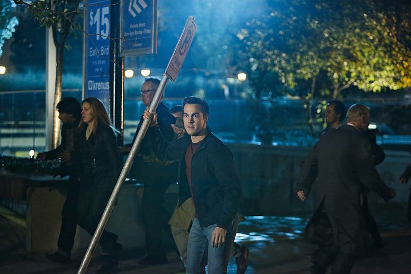 Supergirl -- "Changing" -- Image SPG206c_0102 -- Pictured: Chris Wood as Mike/Mon-El -- Photo: Bettina Strauss /The CW -- é 2016 The CW Network, LLC. All Rights Reserved