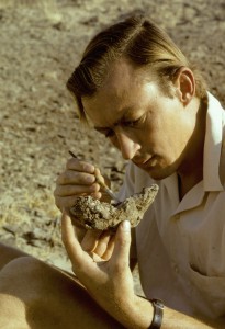 Richard Leakey cleans a fossil mandible