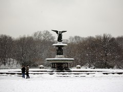 Manhattan Prepares for More Than a Foot of Snow