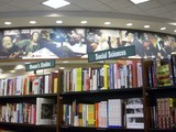 Barnes & Noble book store(Flickr/ryanrules95)