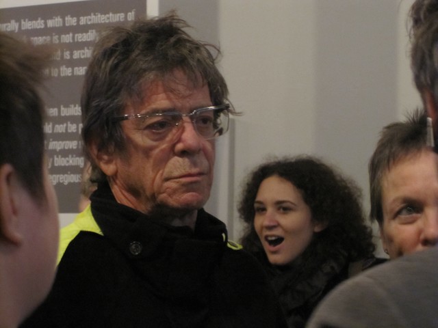 Portrait: Lou Reed listens
