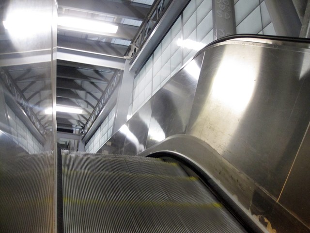 Vesey Street Escalator Grinding Forward