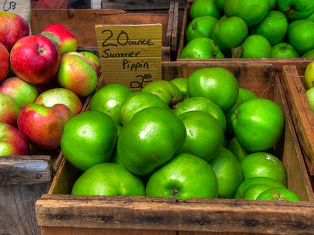 77th Street Farmers Market Hoping to Stay, Expand