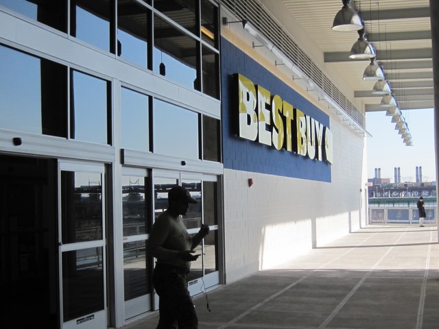 Best Buy Opening in East Harlem