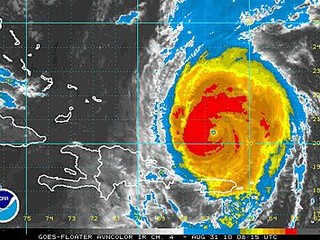 Hurricane Earl Moves Toward Northeast