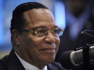 Farrakhan Stands with Muslim Leaders to Support Mosque