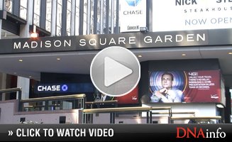 Knicks Fans Welcome Carmelo Anthony