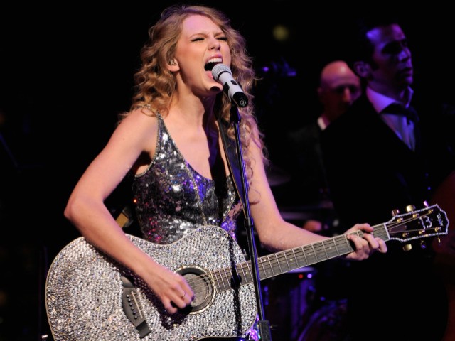 20-year-old Taylor Swift rocked on Tuesday for the attendees of Time's 100 Most Influential People gala.