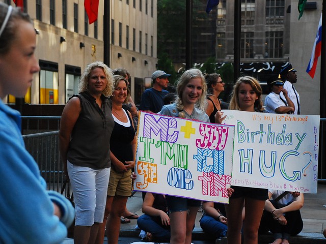 justin bieber fans at concert. Justin Bieber Fans Wait in