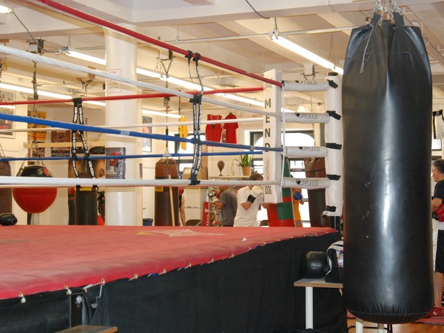 At Mendez, professional boxers, amateurs and fitness buffs train side-by-side.