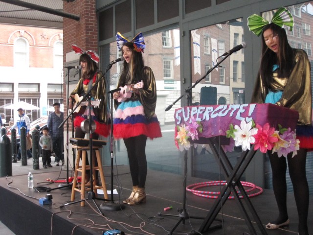 The band Supercute! provided live entertainment.