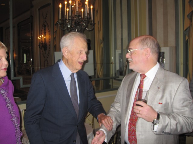 Retired Manhattan District Attorney Robert Morgenthau (L) was among the guests.