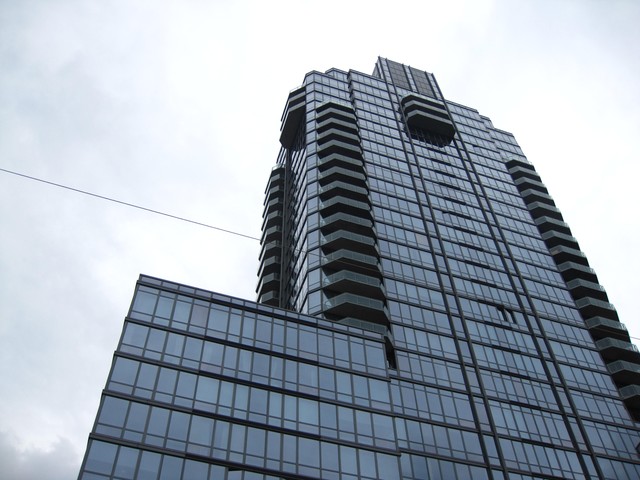 Residents in luxury apartment building 10 West End Avenue say the odor from a truffles store is making it difficult to sell their apartments.