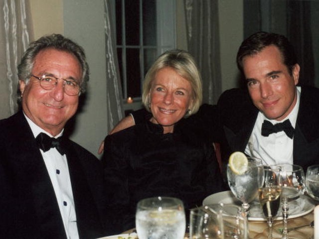 Mark Madoff, with his father Bernie and mother Ruth. He was found dead in his SoHo apartment Saturday.