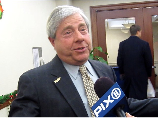 Brooklyn Borough President Marty Markowitz sang an anti-bike lane Christmas Carol during the hearing.