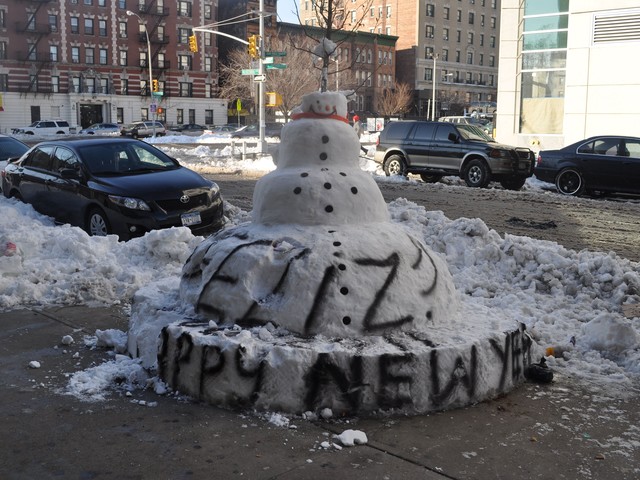 A copy cat snowman on 165th Street and Audubon Avenue.