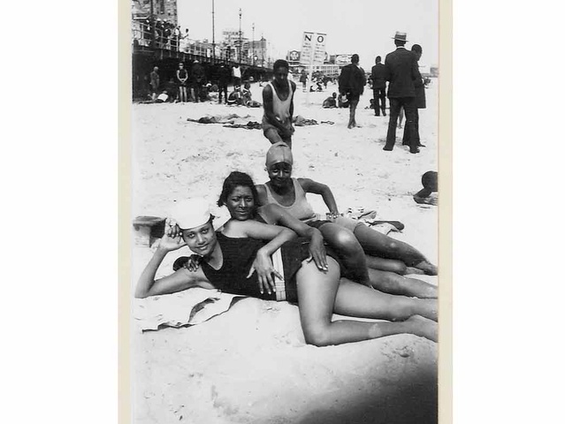 James Van Der Zee photo Atlantic City, 1930. Estimate: $200 - 300
Sold for $5,938