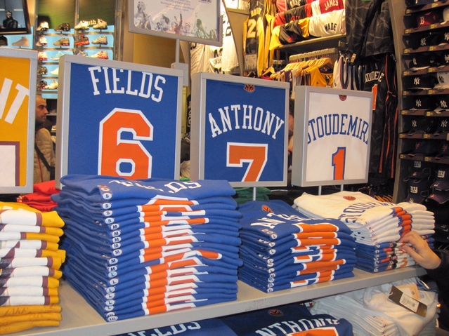 carmelo anthony knicks jersey number 7. Knicks merchandise is a hot