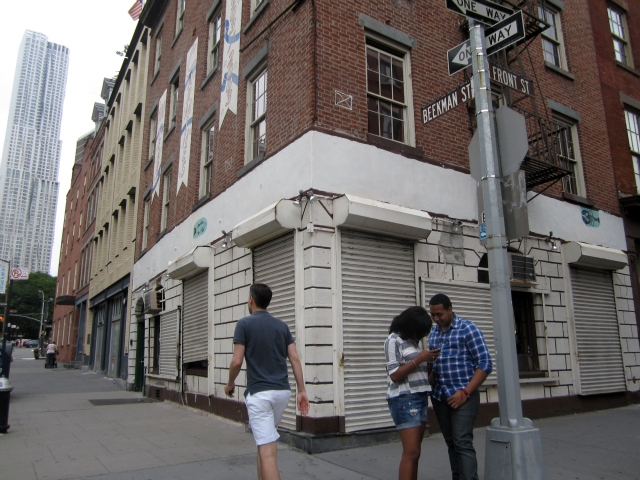The shuttered Carmine's Italian Seafood will reopen as an upscale steakhouse this fall.