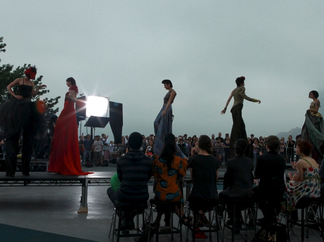 Project Runway website said it’s the first time the fans can view the live taping on the streets of New York City.