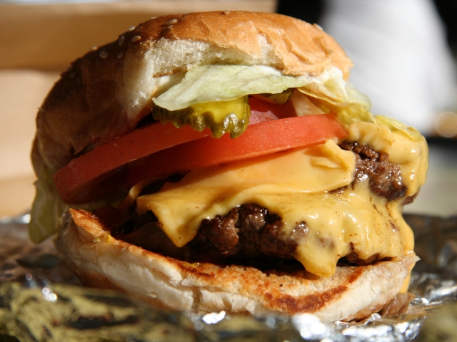The entrepreneurs who brought Five Guys burgers to Manhattan are the owners of The Fighting Chair.