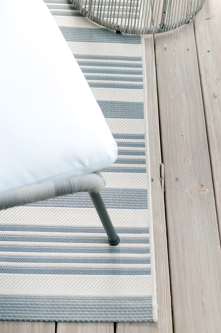 grey and bone striped indoor/outdoor rug runner by Safavieh Courtyard Collection