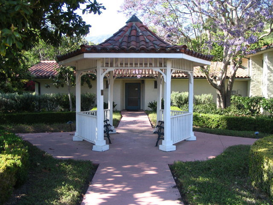 Garden Gazebo Lounge