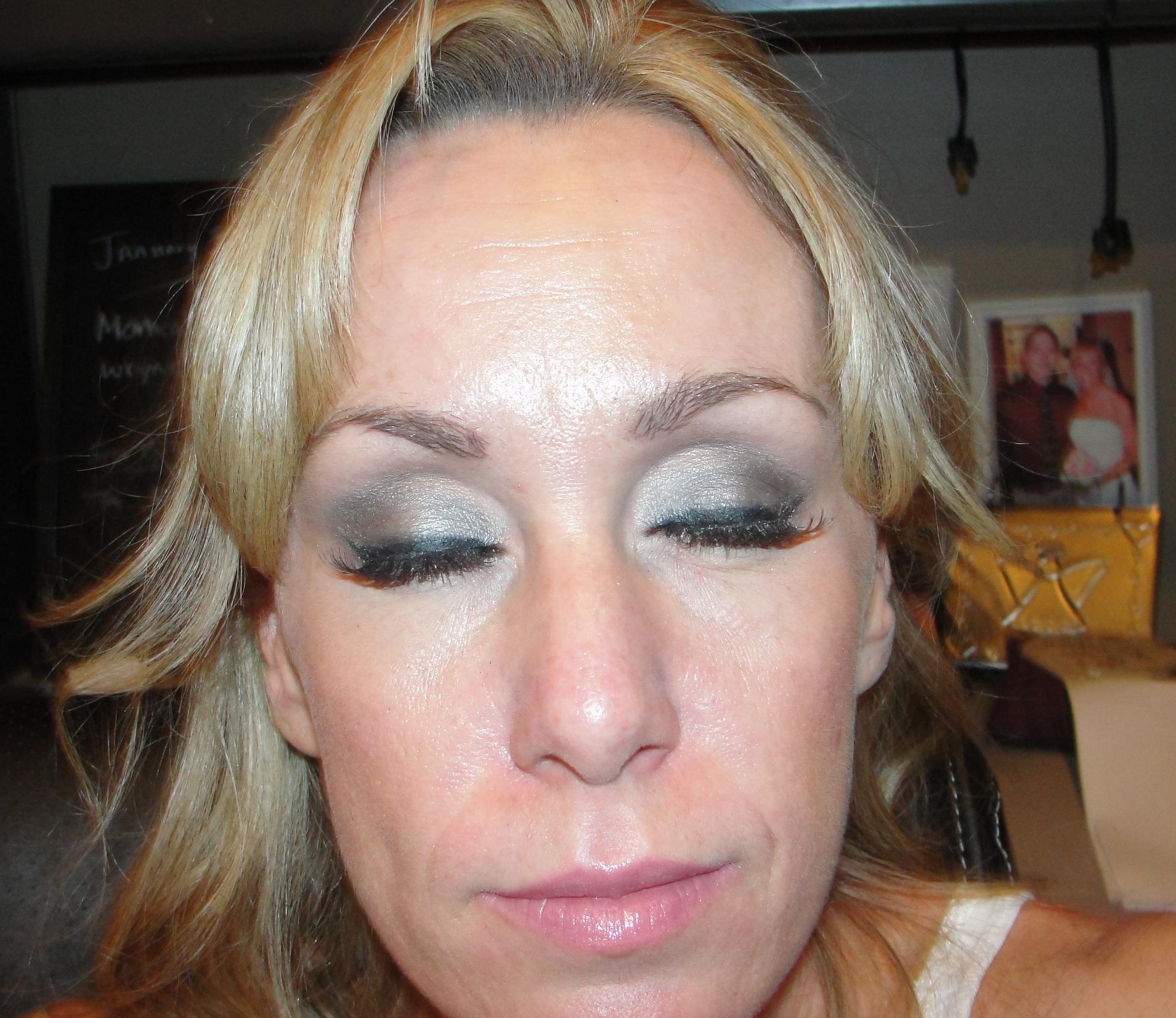 Subtle day time look, transitioning to Night out look - image 4 - student project