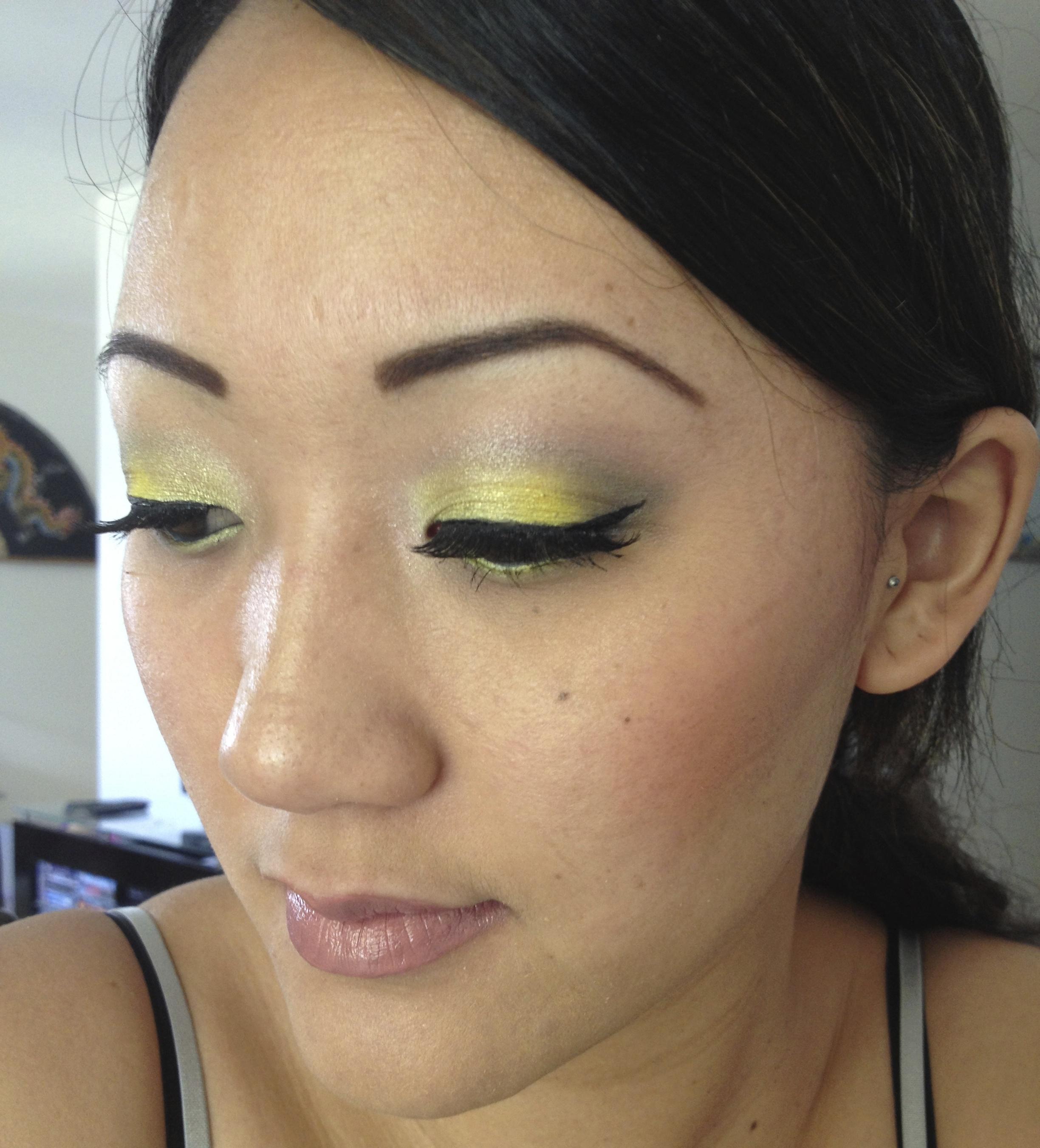 Lagoon Sparkle & Mellow Yellow - image 2 - student project