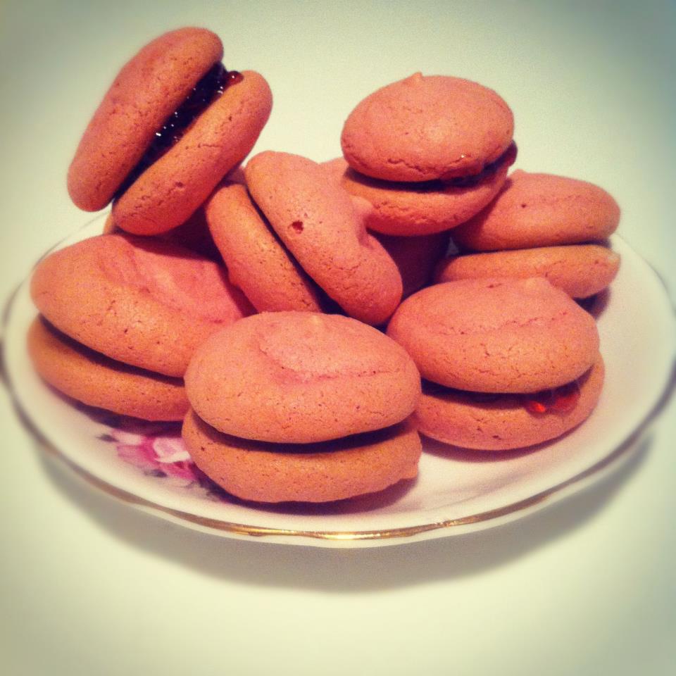 My (slightly lumpy, cracked, footless) Macarons :) - image 1 - student project