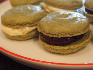 Disastrous my first macarons :( - image 8 - student project