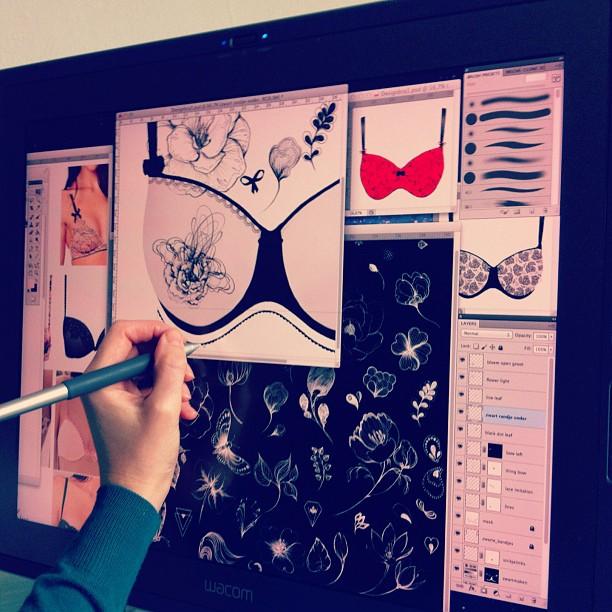 Marjolein's bras - image 1 - student project