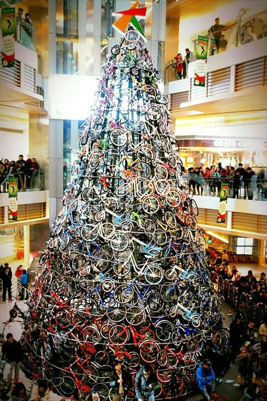 LIKE als dit de meest bijzondere kerstboom is die je ooit hebt gezien