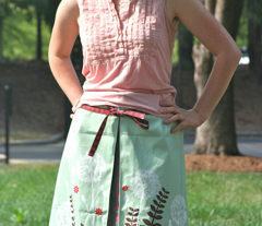 Flower skirt (dandelion) with a box pleat in the front