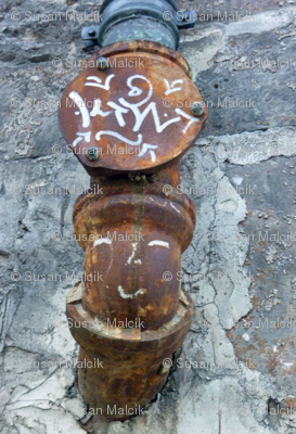 Dolled Up Pipes, Paris Graffiti