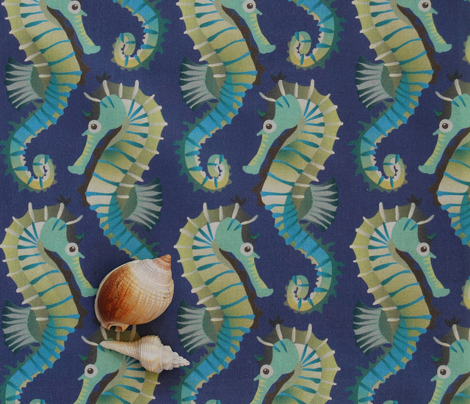 Rseahorse_on_dark_blue_comment_235015_preview