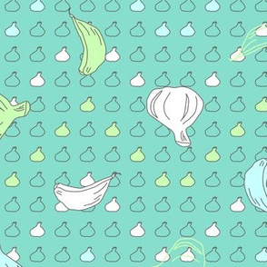 Garlic charm - geometric