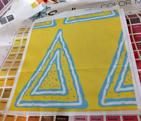 Rrtriangles_on_yellow_cutout_comment_250901_preview